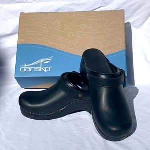 Dansko Ingrid Black Oiled, New with box, size 7.5 (38)